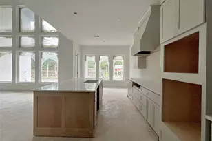 10418 Brinwood Dr, Houston, TX 77043 - Photo 9