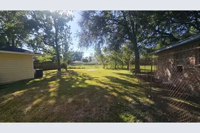 10101 Rebel Road, Houston, TX 77016 - Photo 11