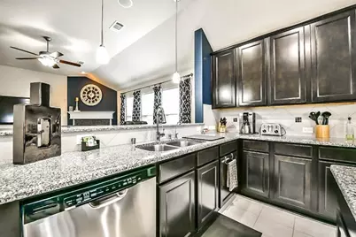 6810 Blue Glade Drive, Richmond, TX 77406 - Photo 5