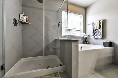 6810 Blue Glade Drive, Richmond, TX 77406 - Photo 13