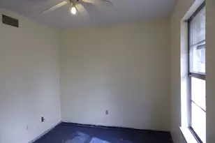 203 N Forest Dr, Willis, TX 77378 - Photo 13