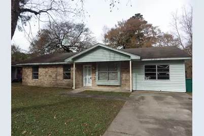 203 N Forest Drive, Willis, TX 77378 - Photo 1