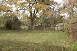 203 N Forest Dr, Willis, TX 77378 - Photo 3