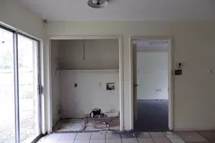 203 N Forest Dr, Willis, TX 77378 - Photo 7