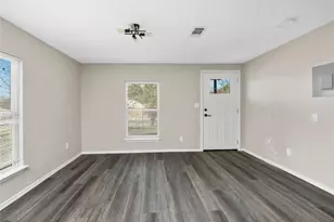 1360 Essex St, San Antonio, TX 78210 - Photo 5