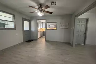 301 19th Ave N, Texas City, TX 77590 - Photo 5