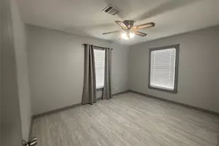 301 19th Ave N, Texas City, TX 77590 - Photo 13