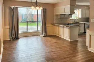 113 Flag Dr E, Lake Jackson, TX 77566 - Photo 3