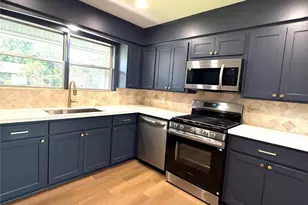 129 Chestnut St, Lake Jackson, TX 77566 - Photo 13