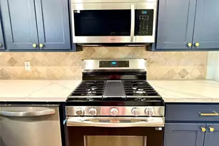 129 Chestnut St, Lake Jackson, TX 77566 - Photo 9