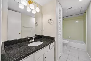 2238 S Piney Point Rd, Houston, TX 77063 - Photo 17