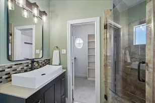 5610 Kiam St, Houston, TX 77007 - Photo 9