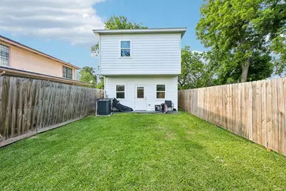 210 Garrotsville Street, Houston, TX 77022 - Photo 35