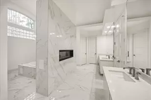 906 Peachwood Bend Dr, Houston, TX 77077 - Photo 37