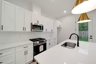 7707 Inwood Grv Ln, Houston, TX 77088 - Photo 7