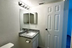 3900 Woodchase Dr, Houston, TX 77042 - Photo 7