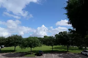 3900 Woodchase Dr, Houston, TX 77042 - Photo 11