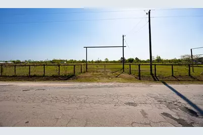 1686 County Road 615, Dayton, TX 77535 - Photo 7