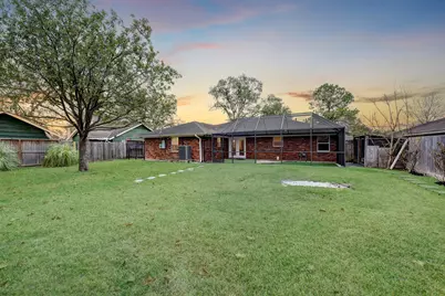 4606 Briarbend Drive, Houston, TX 77035 - Photo 17