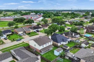 10027 Glenkirk Dr, Houston, TX 77089 - Photo 35