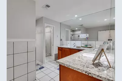 10027 Glenkirk Drive, Houston, TX 77089 - Photo 21