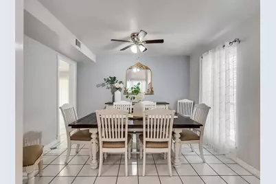 10027 Glenkirk Drive, Houston, TX 77089 - Photo 7