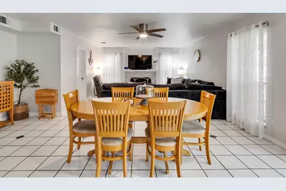 10027 Glenkirk Drive, Houston, TX 77089 - Photo 9