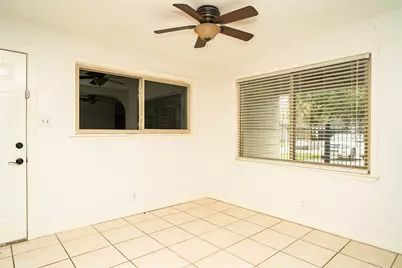 4833 Hummingbird Street, Houston, TX 77035 - Photo 7