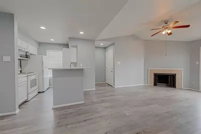 14600 Fonmeadow Drive #107, Houston, TX 77035 - Photo 17
