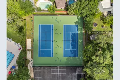 5614 Braxtonshire Court, Houston, TX 77069 - Photo 9