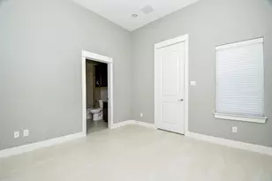 955 W 24th St, Houston, TX 77008 - Photo 13