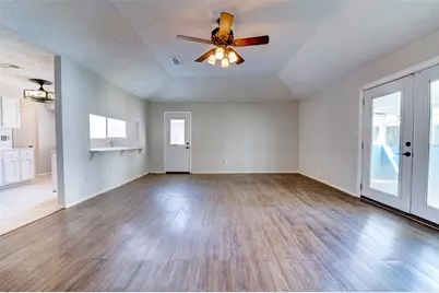 2810 Heritage Colony Drive, Webster, TX 77598 - Photo 23