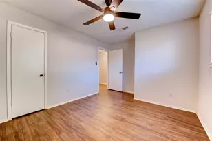 2810 Heritage Colony Dr, Webster, TX 77598 - Photo 21