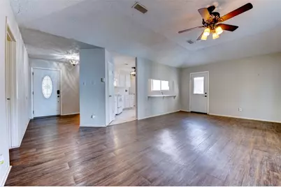 2810 Heritage Colony Drive, Webster, TX 77598 - Photo 7