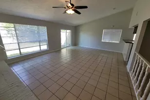 9914 Towne Brook Ln, Sugar Land, TX 77498 - Photo 5
