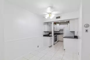 2601 Bellefontaine St, Houston, TX 77025 - Photo 9