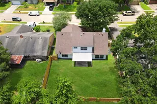 7926 Windy Creek Dr, Houston, TX 77040 - Photo 3