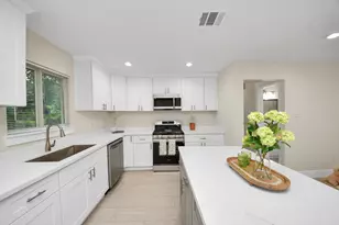 10521 Chesterfield Dr, Houston, TX 77051 - Photo 15