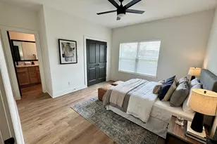 1002 E 33rd St, Houston, TX 77022 - Photo 5