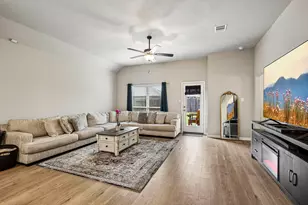 2702 Aquamarine Ct, Texas City, TX 77591 - Photo 3