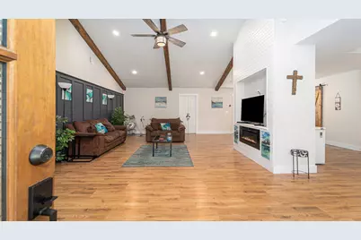 302 Brook Hollow Drive, Conroe, TX 77385 - Photo 5