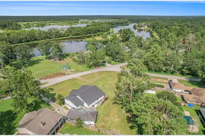 302 Brook Hollow Drive, Conroe, TX 77385 - Photo 31