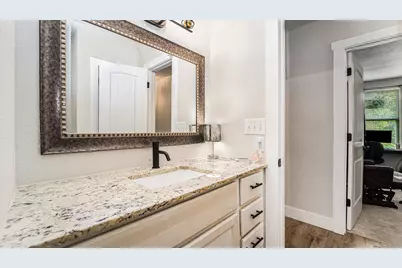 302 Brook Hollow Drive, Conroe, TX 77385 - Photo 21