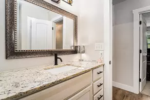 302 Brook Hollow Dr, Conroe, TX 77385 - Photo 21