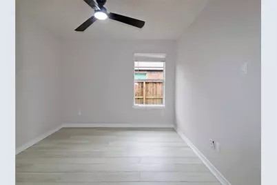 749 Grassy Knoll Lane, La Marque, TX 77568 - Photo 11