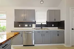 749 Grassy Knoll Ln, La Marque, TX 77568 - Photo 5