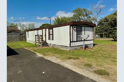 1718 W Dumble Street #2, Alvin, TX 77511 - Photo 11