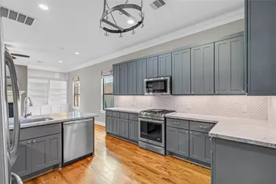825 Fisher Street, Houston, TX 77018 - Photo 13