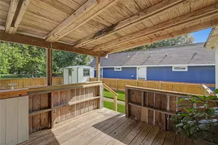 304 Foster St, Tomball, TX 77375 - Photo 17