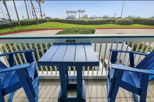 6102 Seawall Blvd, Galveston, TX 77551 - Photo 3